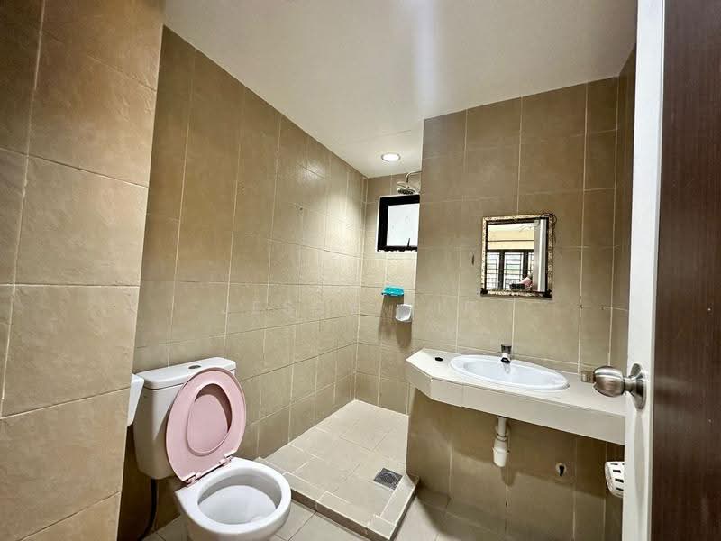 Pangsapuri untuk Dijual di Larkin Residence (Phase One) - Jessy Yip - Bathroom - PropertyGuru.com.my