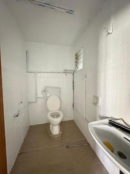 Rumah Teres 1-Tingkat untuk Disewa di Taman Johor (Tampoi) - Kyoris Loh - Bathroom - PropertyGuru.com.my