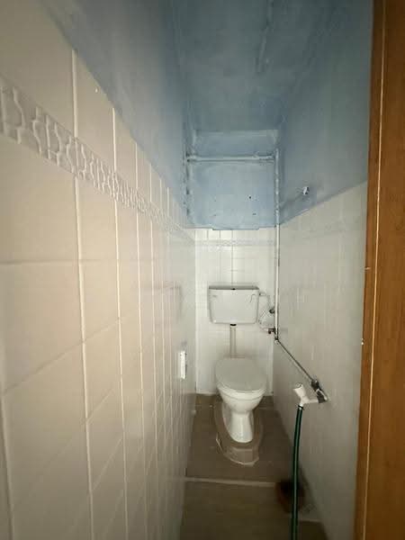 Rumah Teres 1-Tingkat untuk Disewa di Taman Johor (Tampoi) - Kyoris Loh - Bathroom - PropertyGuru.com.my