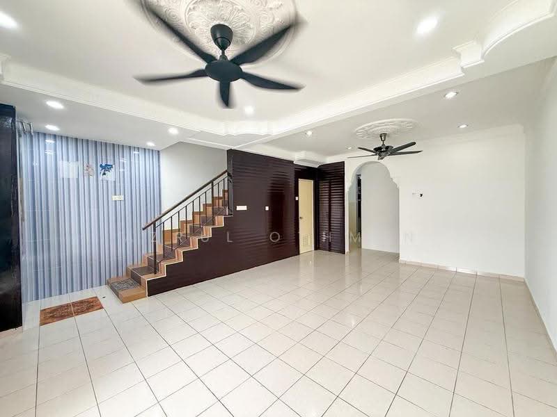 Rumah Teres 2-Tingkat untuk Dijual di Taman Bandar Senawang (Senawang) - Azrul Othman - Living Room - PropertyGuru.com.my