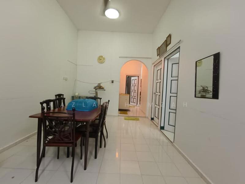 1-storey Terraced House for Sale in Bakri (Johor) - Razlan Hamzah - Dining Room - PropertyGuru.com.my