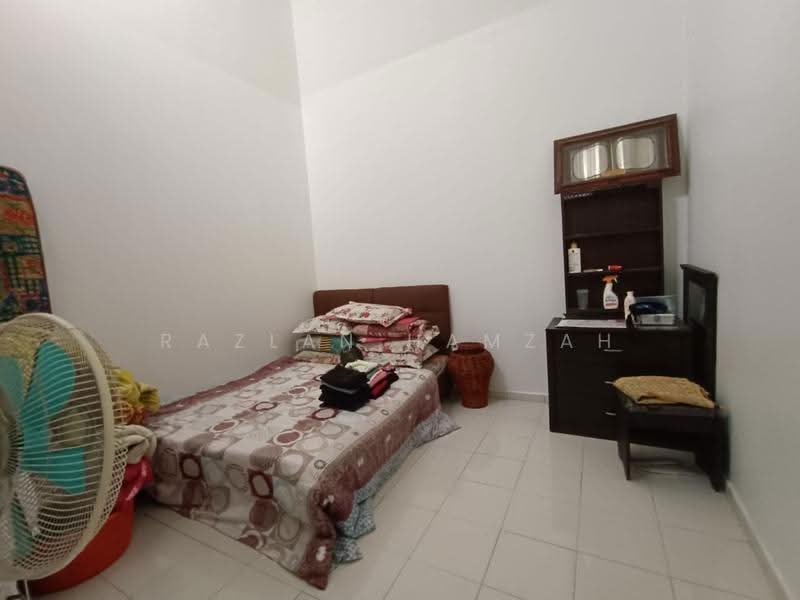 1-storey Terraced House for Sale in Bakri (Johor) - Razlan Hamzah - Bedroom - PropertyGuru.com.my