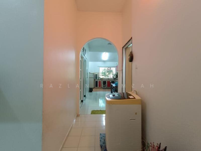 1-storey Terraced House for Sale in Bakri (Johor) - Razlan Hamzah - Corridor - PropertyGuru.com.my