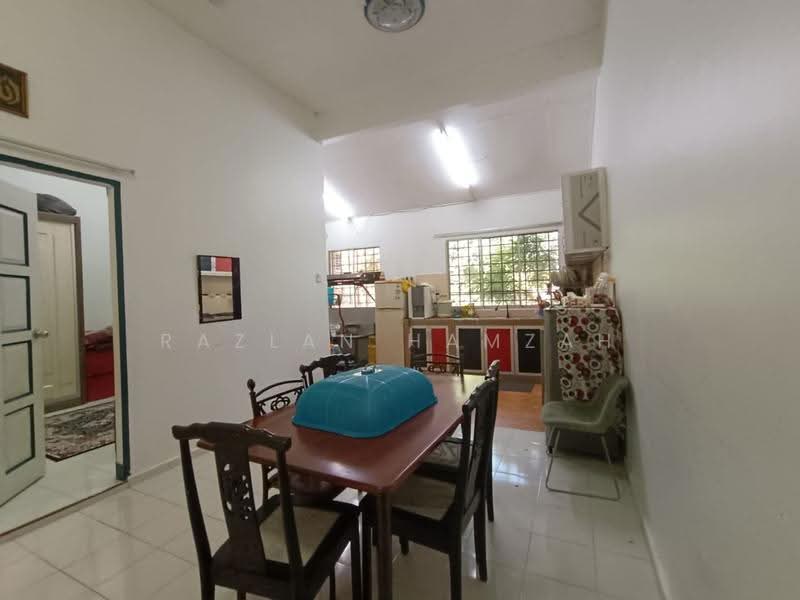 1-storey Terraced House for Sale in Bakri (Johor) - Razlan Hamzah - Dining Room - PropertyGuru.com.my