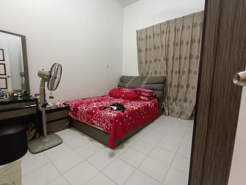1-storey Terraced House for Sale in Bakri (Johor) - Razlan Hamzah - Bedroom - PropertyGuru.com.my