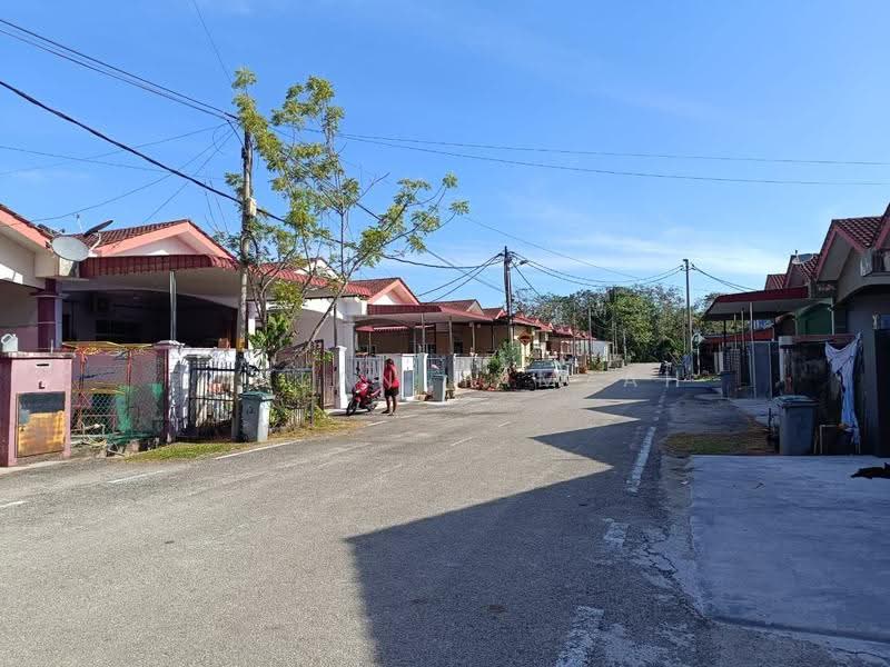 1-storey Terraced House for Sale in Bakri (Johor) - Razlan Hamzah - Exterior - PropertyGuru.com.my