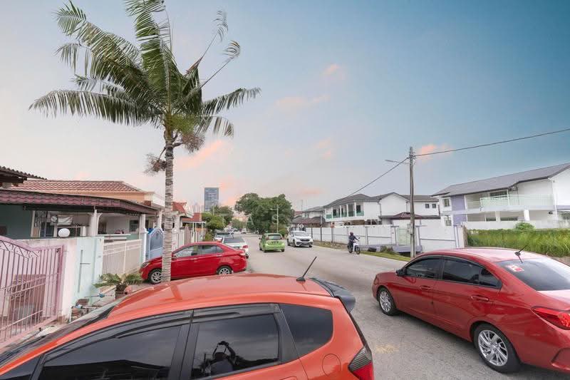 1-storey Terraced House for Sale in Taman Berkeley (Klang) - Vitas Tan - Exterior - PropertyGuru.com.my