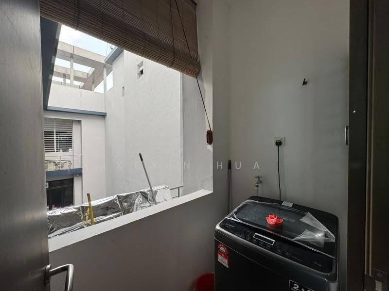 Pangsapuri untuk Dijual di Seri Austin Residence (Pangsapuri Seri Austin) - Kexin Hua - Balcony - PropertyGuru.com.my