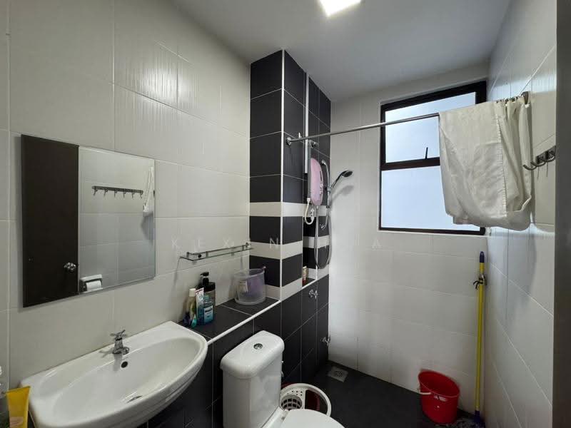 Pangsapuri untuk Dijual di Seri Austin Residence (Pangsapuri Seri Austin) - Kexin Hua - Bathroom - PropertyGuru.com.my