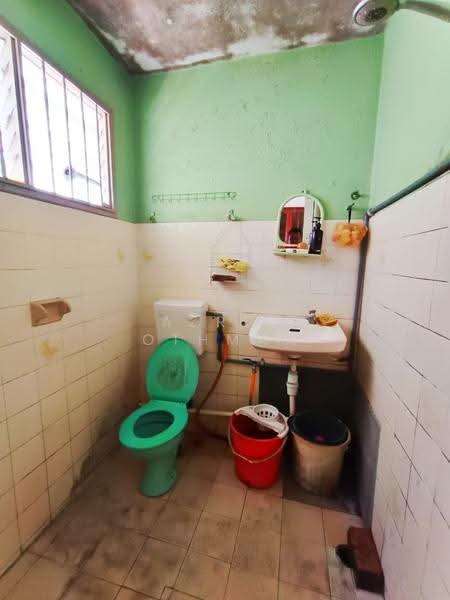 Rumah Teres 1-Tingkat untuk Dijual di Senawang (Negeri Sembilan) - Azrul Othman - Bathroom - PropertyGuru.com.my