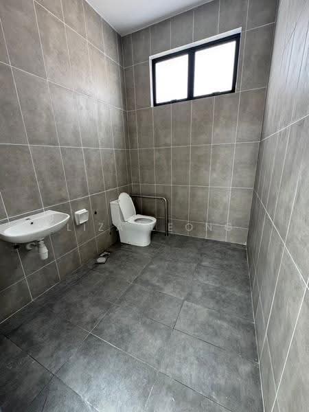 Factory for Rent in Eco Business Park 1 (Johor Bahru) - Liza Leong - Bathroom - PropertyGuru.com.my