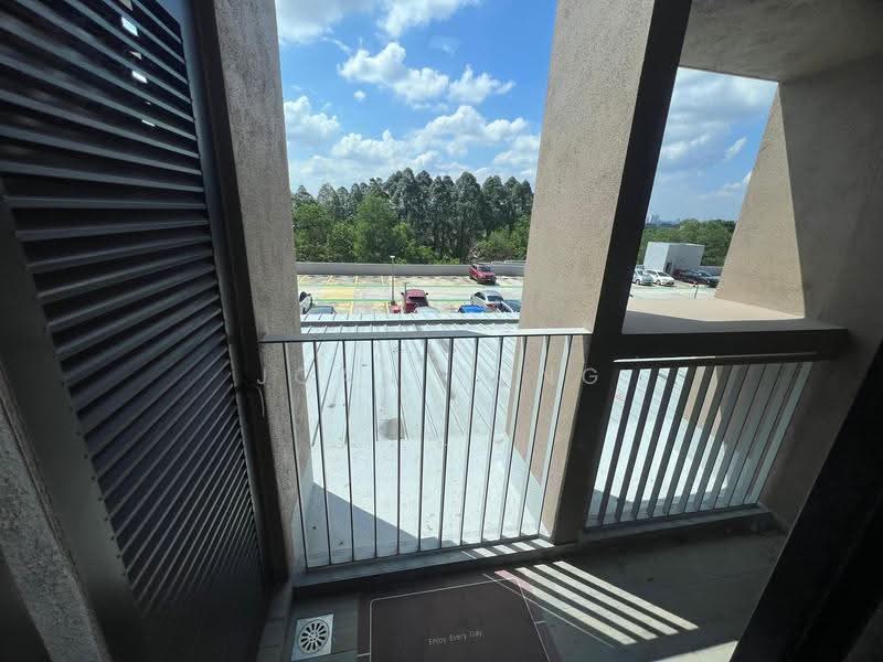 Kediaman Servis untuk Disewa di Sky Trees - Joan Tong - Balcony - PropertyGuru.com.my