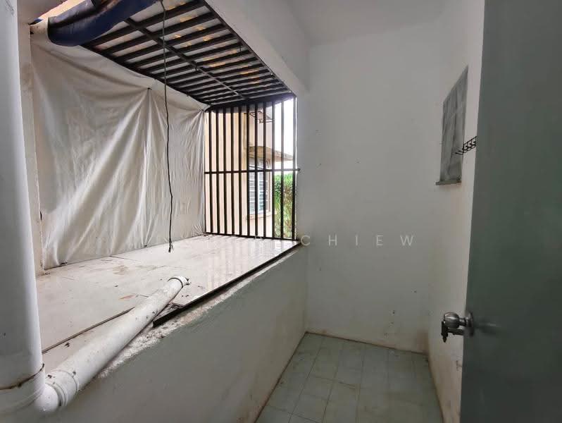 Pangsapuri untuk Dijual di Pangsapuri Seri Cempaka (Serendah) - Dexter Chiew - Balcony - PropertyGuru.com.my