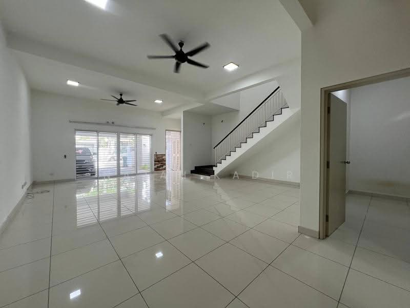 Rumah Teres 2-Tingkat untuk Dijual di Nilai Impian (Nilai) - Najah Kadir - Living Room - PropertyGuru.com.my