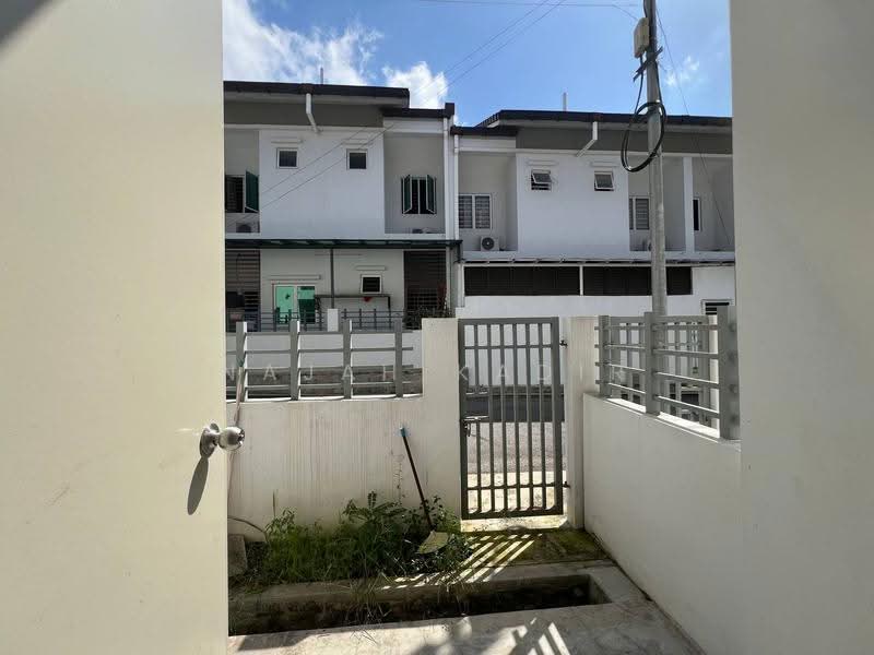 Rumah Teres 2-Tingkat untuk Dijual di Nilai Impian (Nilai) - Najah Kadir - Exterior - PropertyGuru.com.my