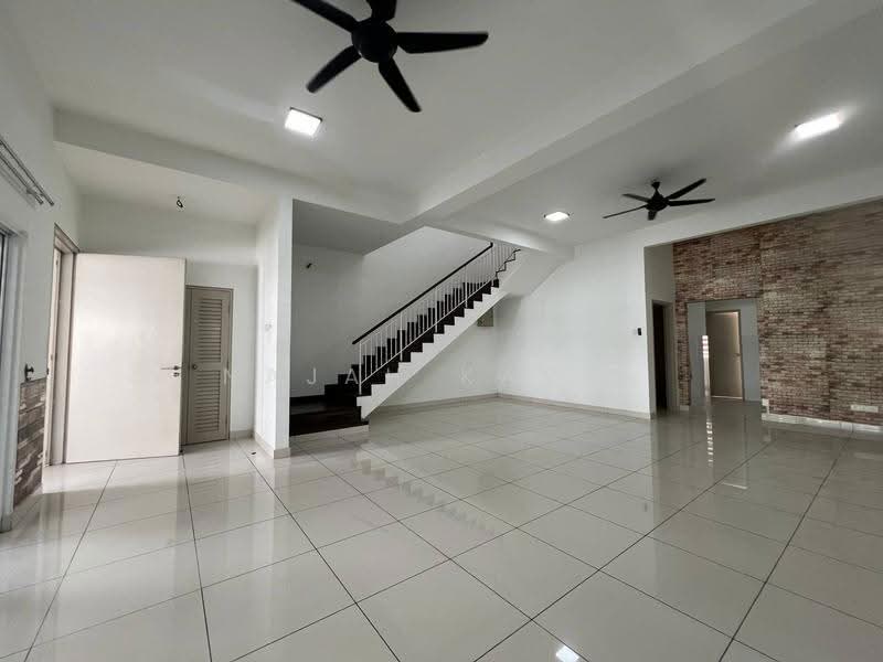 Rumah Teres 2-Tingkat untuk Dijual di Nilai Impian (Nilai) - Najah Kadir - Living Room - PropertyGuru.com.my