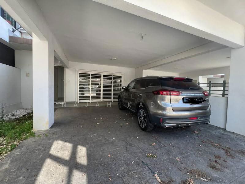 Rumah Teres 2-Tingkat untuk Dijual di Nilai Impian (Nilai) - Najah Kadir - Car Park - PropertyGuru.com.my