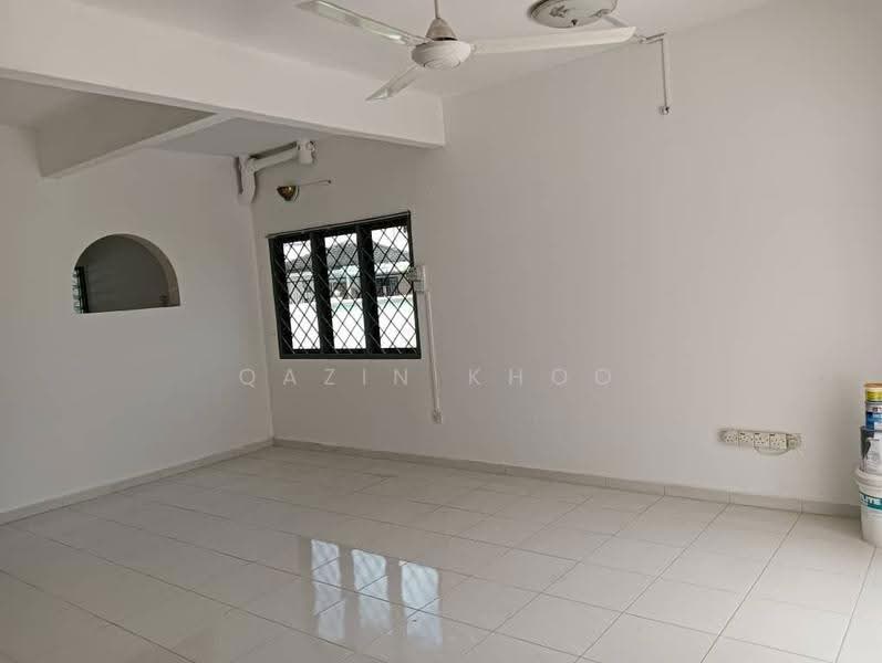 Rumah Teres 2-Tingkat untuk Dijual di Taman Cempaka (Ipoh) - Qazin - Living Room - PropertyGuru.com.my