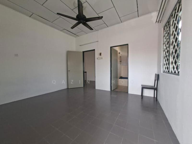 Rumah Teres 2-Tingkat untuk Dijual di Taman Cempaka (Ipoh) - Qazin - Living Room - PropertyGuru.com.my