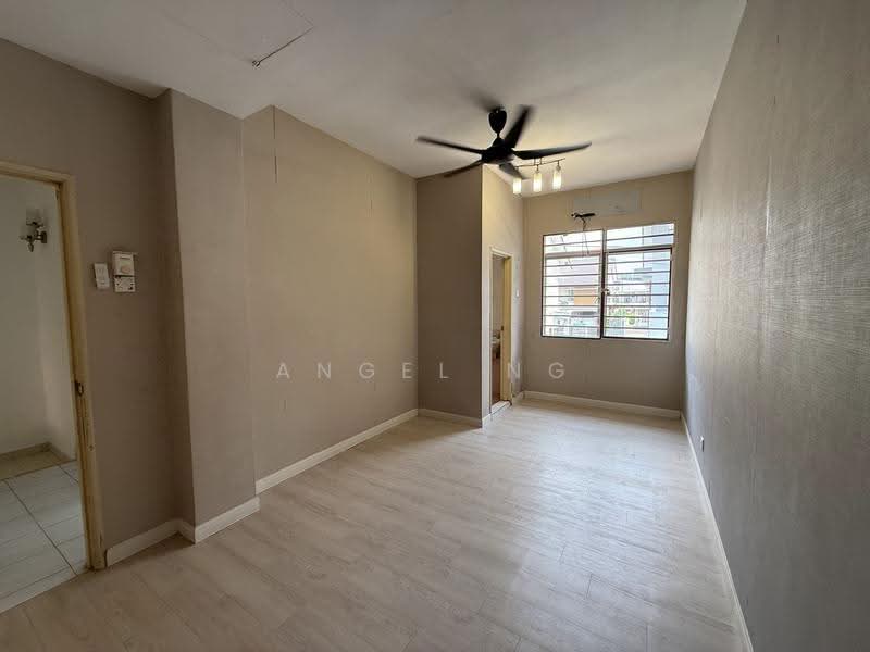 2.5-storey Terraced House for Sale in Taman Bukit Serdang (Seri Kembangan) - Angel Ng - Interior - PropertyGuru.com.my