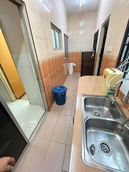2.5-storey Terraced House for Sale in Taman Bukit Serdang (Seri Kembangan) - Angel Ng - Kitchen - PropertyGuru.com.my