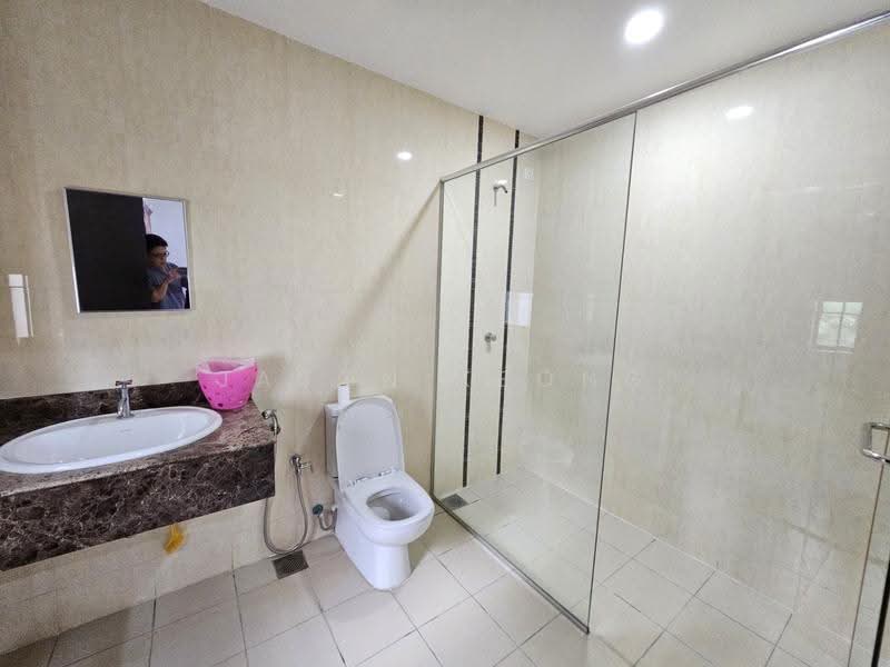Rumah Teres 2.5-Tingkat untuk Dijual di Taman Meranti Jaya (Puchong) - Jason Keong - Bathroom - PropertyGuru.com.my