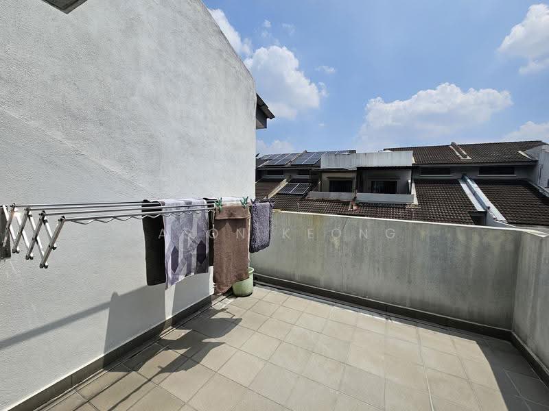 Rumah Teres 2.5-Tingkat untuk Dijual di Taman Meranti Jaya (Puchong) - Jason Keong - Balcony - PropertyGuru.com.my