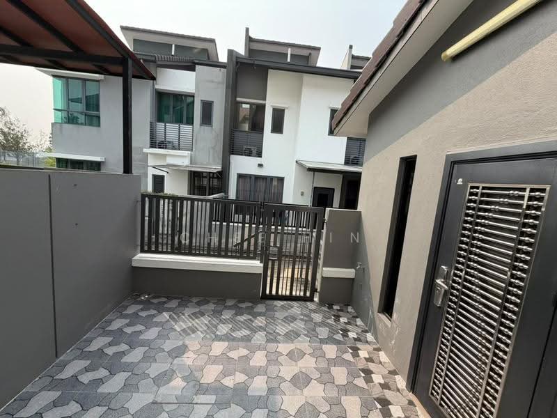 2-storey Terraced House for Sale in Bandar Seri Coalfields (Sungai Buloh) - Chee Hin - Exterior - PropertyGuru.com.my