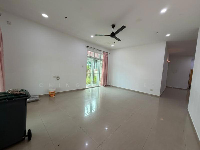Semi-Detached House for Sale in Taman Paya Rumput Indah (Paya Rumput) - Ching Linn Sei - Living Room - PropertyGuru.com.my