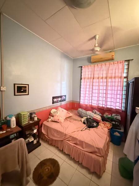 1-storey Terraced House for Sale in Taman Tanjung Minyak Setia (Tanjong Minyak) - Ching Linn Sei - Bedroom - PropertyGuru.com.my