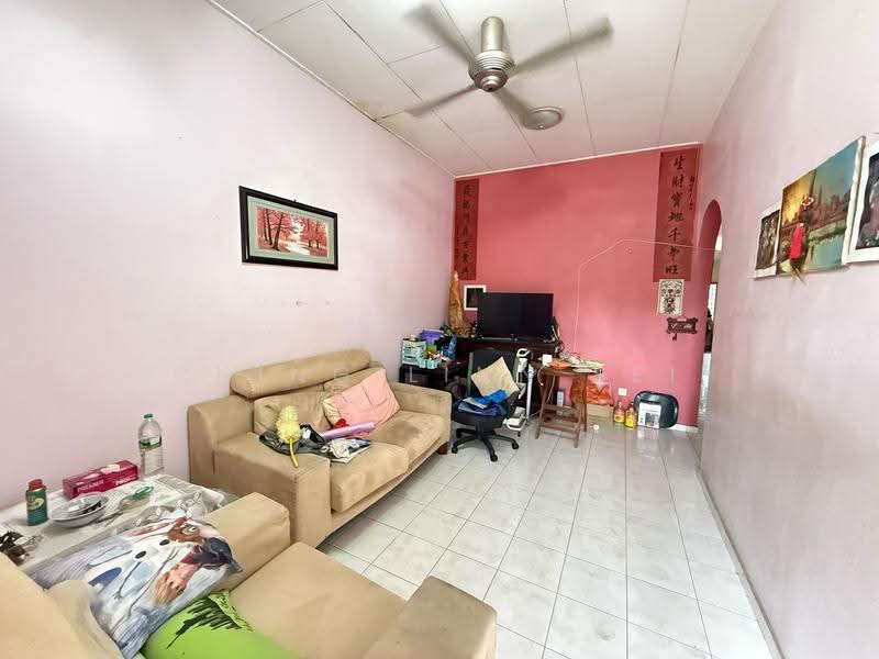 1-storey Terraced House for Sale in Taman Tanjung Minyak Setia (Tanjong Minyak) - Ching Linn Sei - Living Room - PropertyGuru.com.my