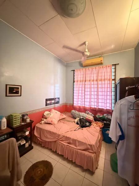 1-storey Terraced House for Sale in Taman Tanjung Minyak Setia (Tanjong Minyak) - Ching Linn Sei - Bedroom - PropertyGuru.com.my