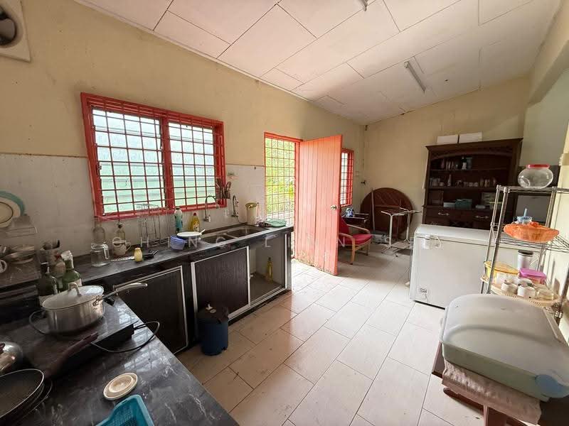 1-storey Terraced House for Sale in Taman Tanjung Minyak Setia (Tanjong Minyak) - Ching Linn Sei - Kitchen - PropertyGuru.com.my