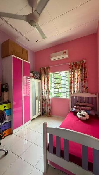 1-storey Terraced House for Sale in Seksyen 32, Bukit Naga (Shah Alam) - Zuraini Soh - Bedroom - PropertyGuru.com.my
