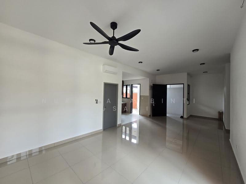Townhouse for Rent in Elmina (Shah Alam) - Nurliyana Binti Busari - Living Room - PropertyGuru.com.my