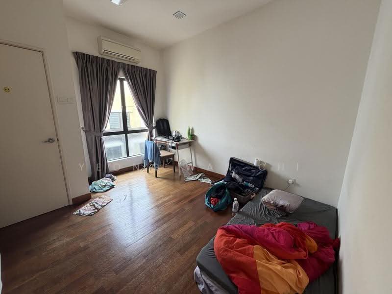 Rumah Bandar untuk Dijual di 16 Sierra (Puchong) - Yeong Wan Chi - Bedroom - PropertyGuru.com.my