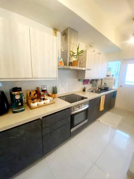 Service Residence for Sale at Solaris Dutamas - Tom Ip - Kitchen - PropertyGuru.com.my