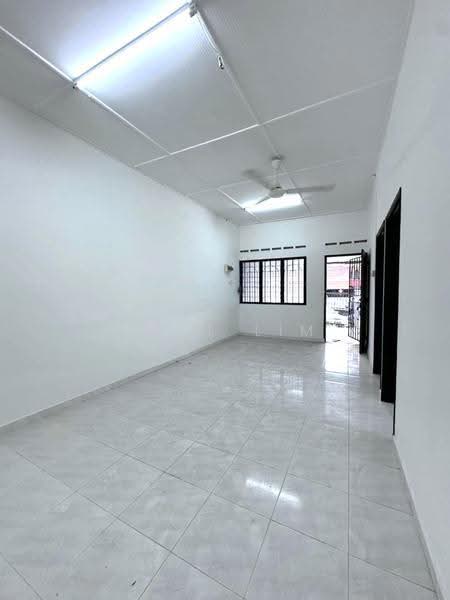 Rumah Teres 1-Tingkat untuk Dijual di Taman Johor Jaya (Johor Bahru) - Karl Lim - Living Room - PropertyGuru.com.my