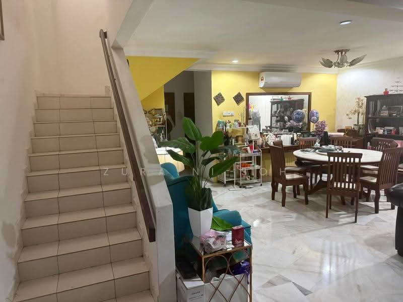 2-storey Terraced House for Sale in Saujana Puchong (Puchong) - Zuraini Soh - Living Room - PropertyGuru.com.my