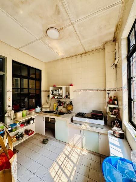 2-storey Terraced House for Sale in Taman Pelangi Indah (Ulu Tiram) - Alicia Voon - Kitchen - PropertyGuru.com.my
