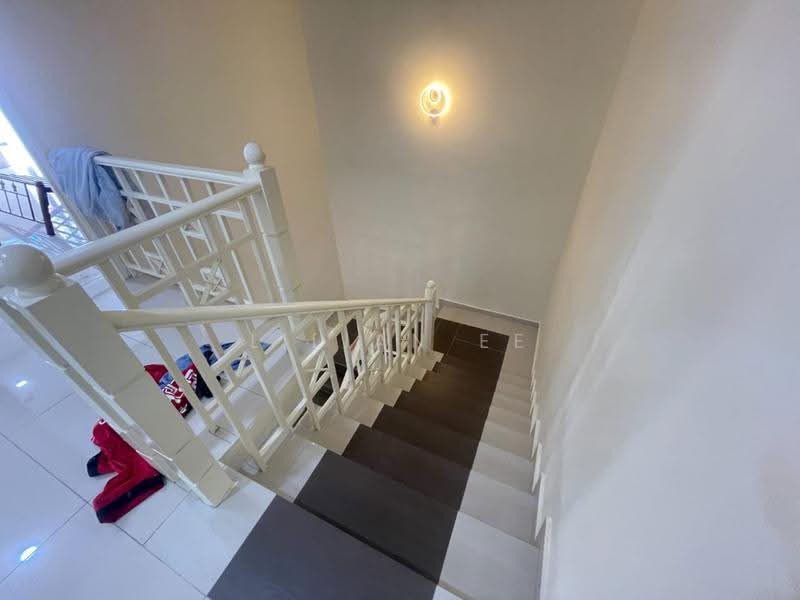2-storey Terraced House for Rent in Putra Heights (Subang Jaya) - Lilian Ee - Staircase - PropertyGuru.com.my