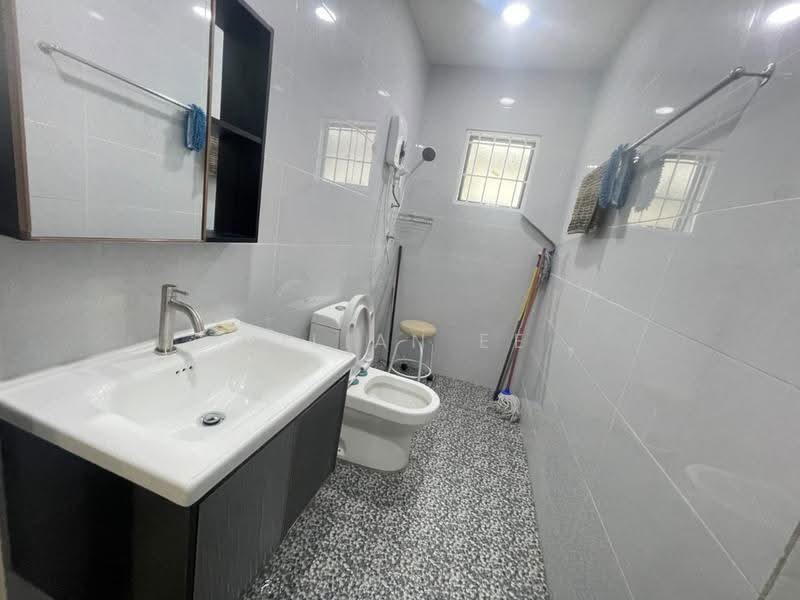 2-storey Terraced House for Rent in Putra Heights (Subang Jaya) - Lilian Ee - Bathroom - PropertyGuru.com.my