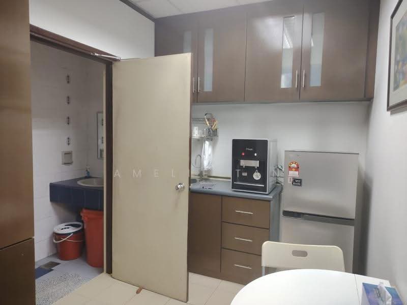 Office for Sale in Damansara Intan (Petaling Jaya) - Amelie Tan - Kitchen - PropertyGuru.com.my