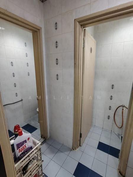 Office for Sale in Damansara Intan (Petaling Jaya) - Amelie Tan - Bathroom - PropertyGuru.com.my