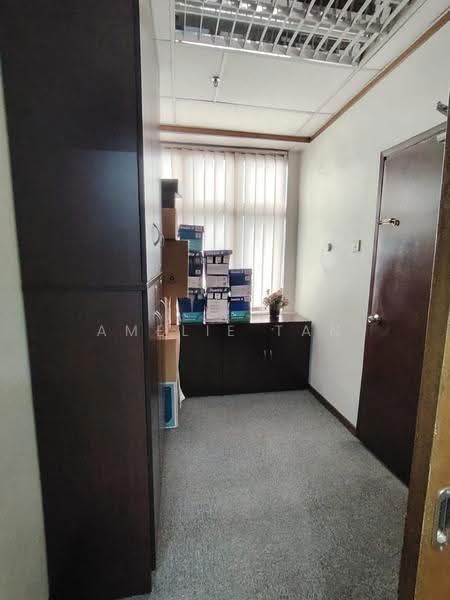 Office for Sale in Damansara Intan (Petaling Jaya) - Amelie Tan - Corridor - PropertyGuru.com.my