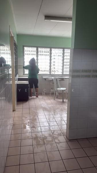2-storey Terraced House for Rent in Usj 17 (Subang Jaya) - Yee Cheak Chen - Kitchen - PropertyGuru.com.my