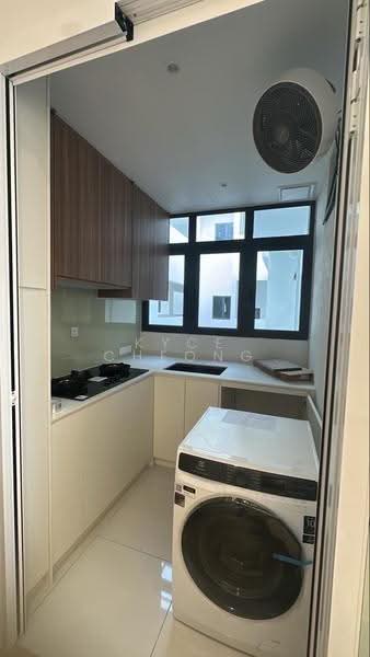 Kediaman Servis untuk Dijual di Traders Park - Kyce Cheong - Kitchen - PropertyGuru.com.my