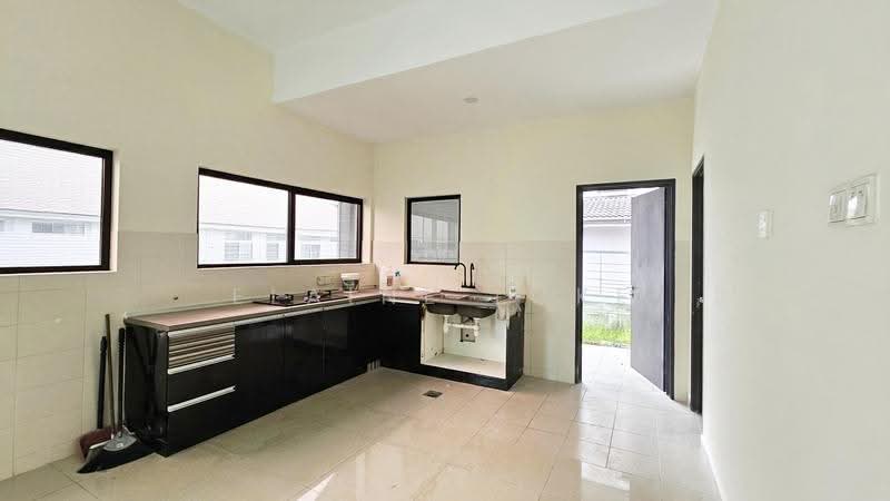 Rumah Teres untuk Dijual di Prima Selayang (Selayang) - Elaine Loke - Kitchen - PropertyGuru.com.my