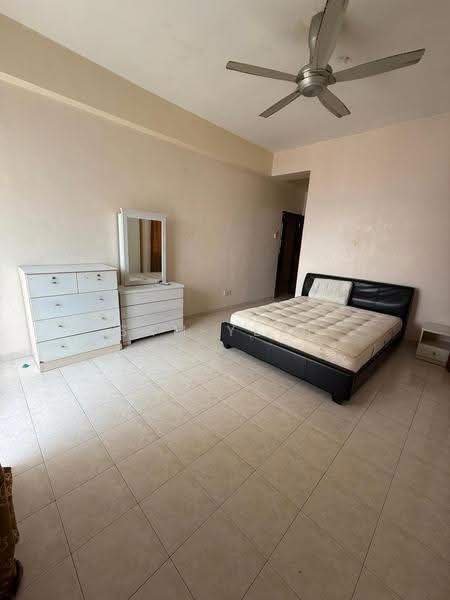 Kondominium untuk Dijual di Coastal Tower - Sam Yeoh - Bedroom - PropertyGuru.com.my