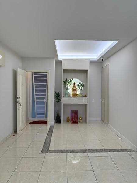 Kondominium untuk Dijual di Ketumbar Hill - KINKI CHAN - Entrance - PropertyGuru.com.my